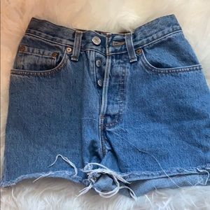 Levi high waisted shorts
